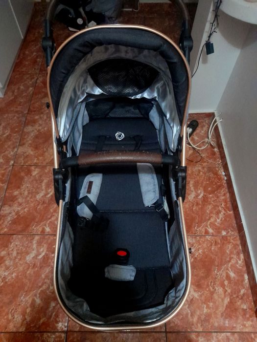 Vând cărucior pentru copii