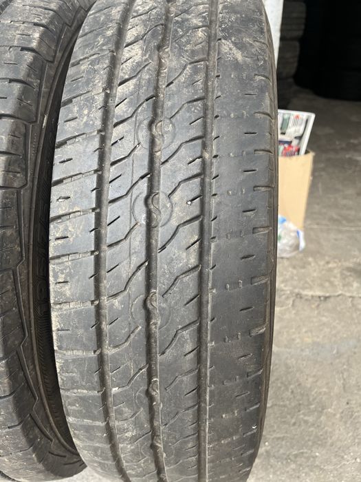 2 бр. гуми за бус 235/65/16C Semperit 7 mm DOT 4119