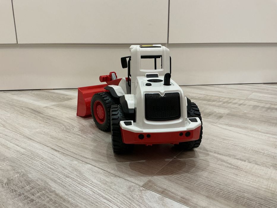 Игрушка, трактор