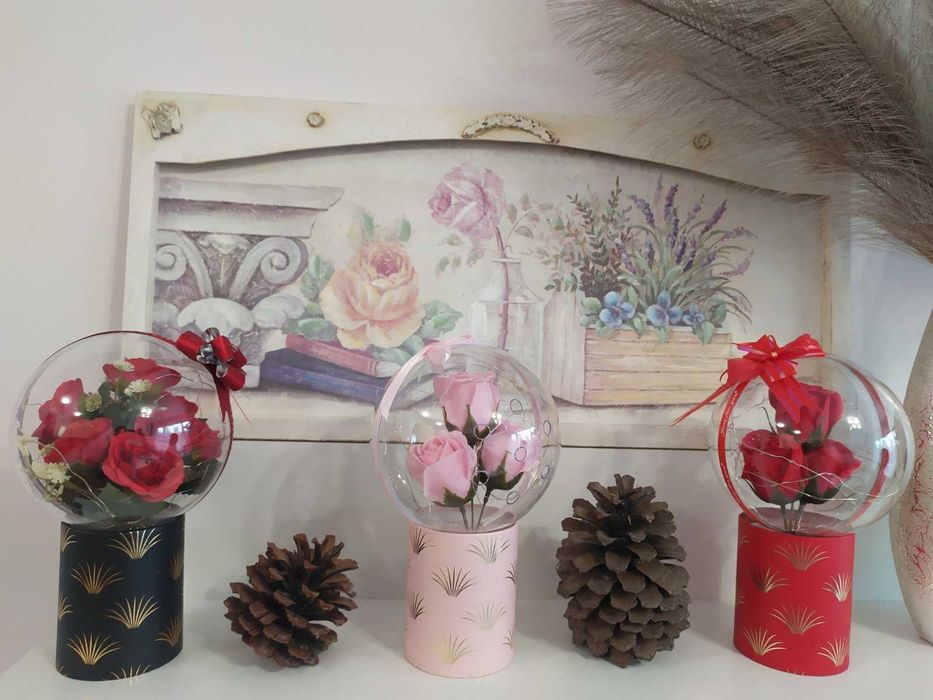 Роза,цвете ,букет в стъклена сфера,стъкленица с лед осветление!Подарък