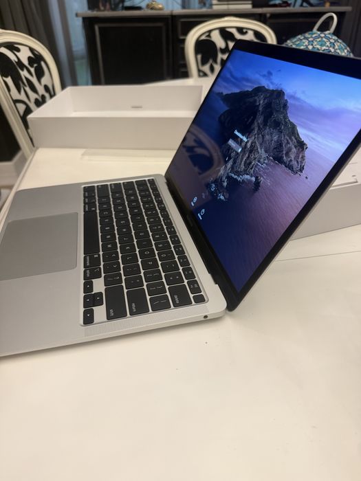 Macbook Retina 13 , 2020