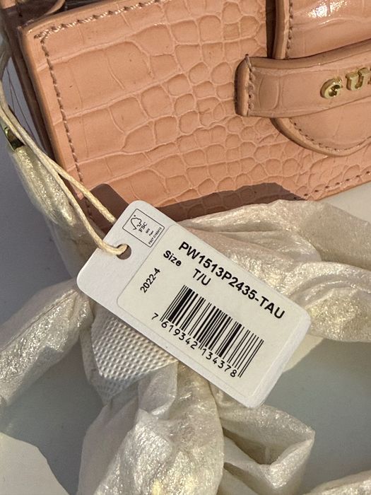 Чисто нова чанта на Guess