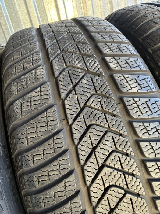 245/40/19 Пирели Зимни Run Flat