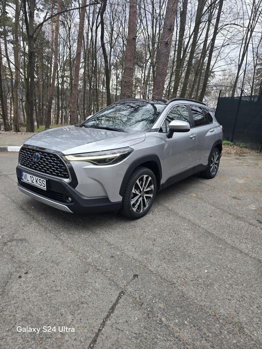 Toyota Corolla Cross Hybrid 4x4 Panoramic!