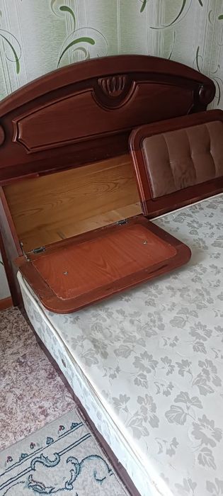 Спальный гарнитур