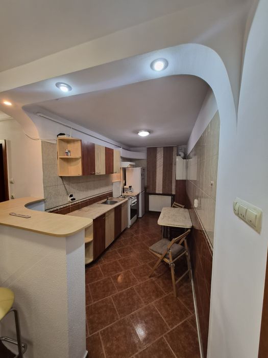 Închiriez apartament 2 camere Racadau  etaj intermediar