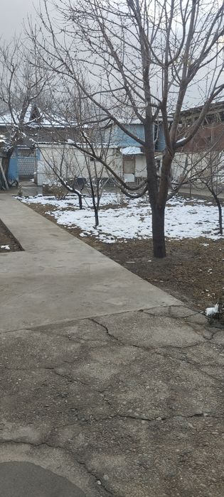 Ҳовли сотилади 6 хона 6 сотих