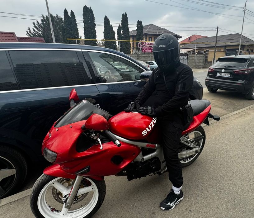 Suzuki sv400s 1999 г.в.