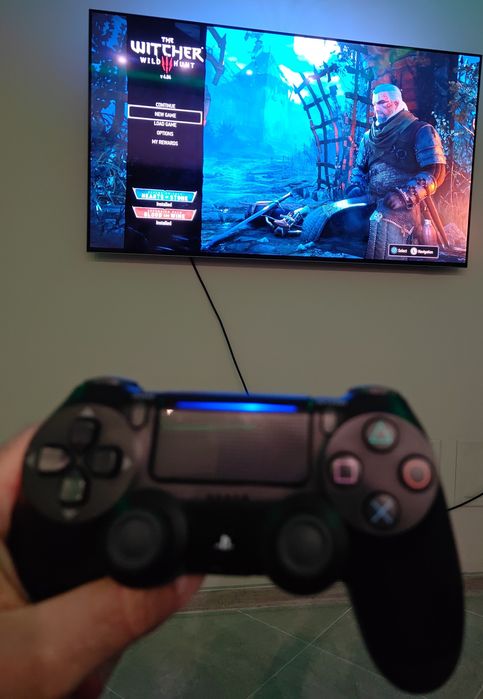 Playstation 4 pro неразличим от нов! CUH-7216b последна ревизия.