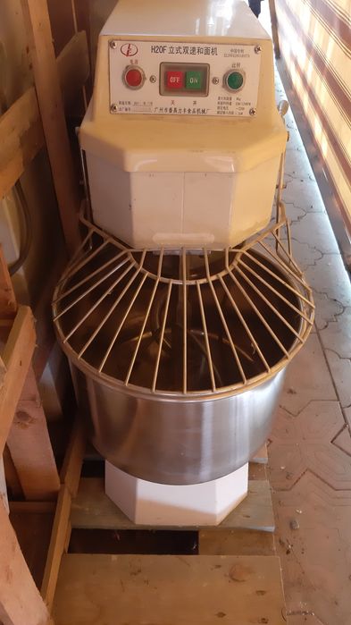 Янги хамир аралаштиргич (тестомес)  8 ва 12.5  кг сотилади