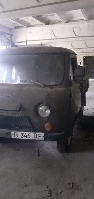 Продам УАЗ бортовой