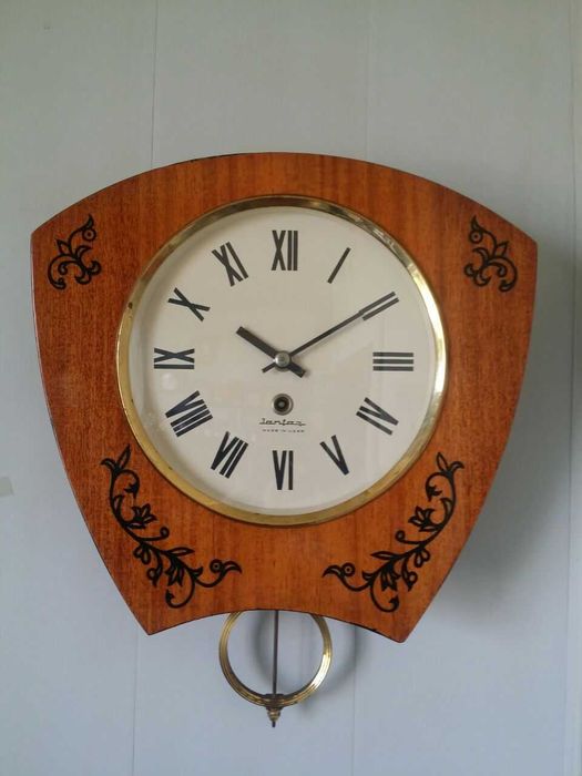 Настенные часы "Янтарь"