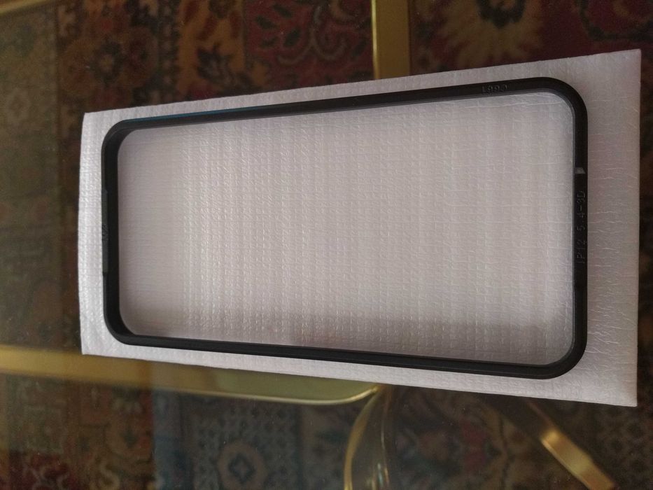 Силиконов протектор универ за телефон с екрана 5-5,3 инча НОВ