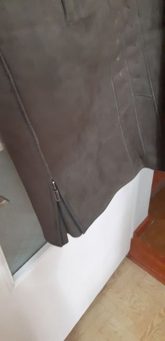 Дублёнка с капюшоном, очень теплая,качественная