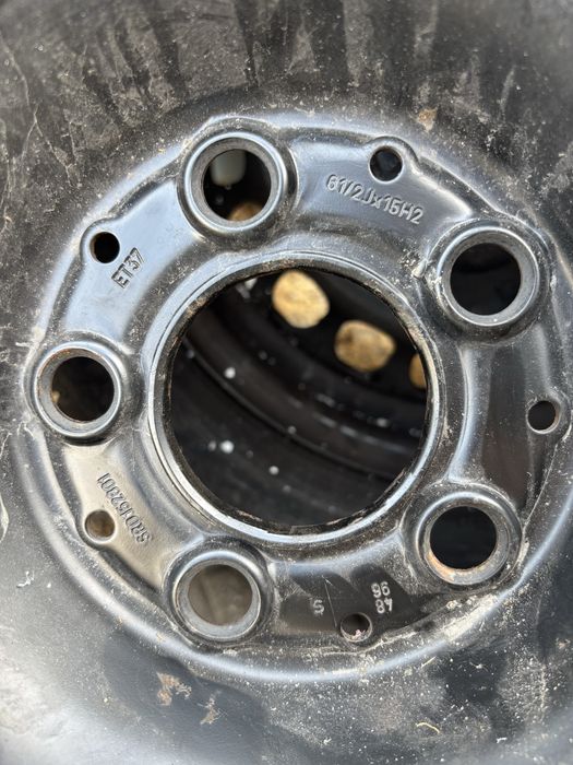 Гуми с джанти Зимни.