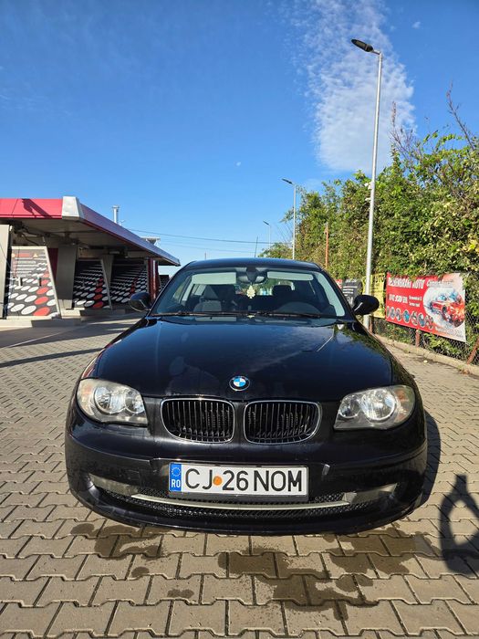 Vînd urgent bmw seria 1 ,preț 1500 € .