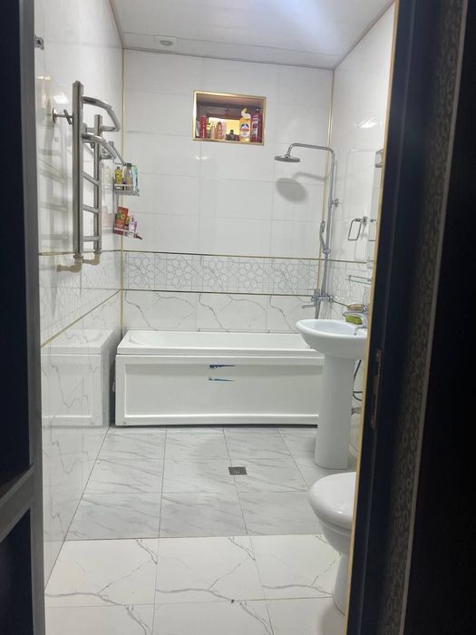 5 xonali xovli  ijaraga beriladi