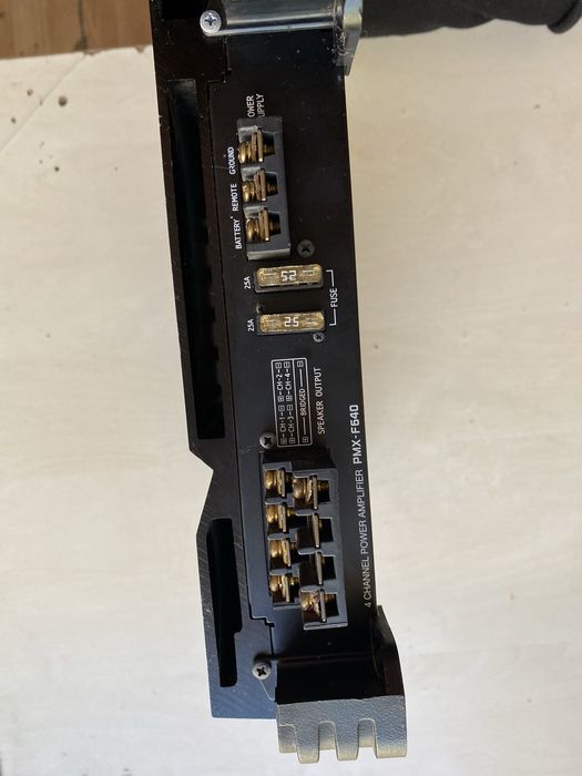 Amplificator auto Alpine 640W Max Power + Cablu RCA inclus