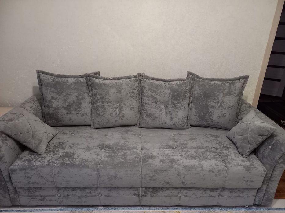 Стильный уютный диван