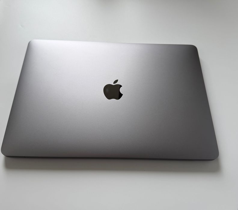 MacBook Pro 13 M1 256 Gb Space Grey | Като нов