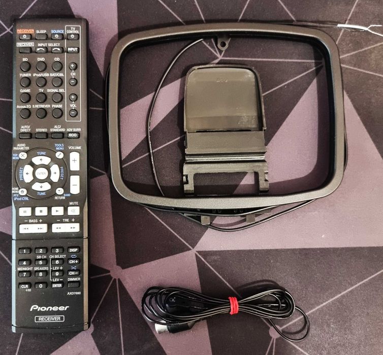Продава се ресивър Pioneer VSX-323K