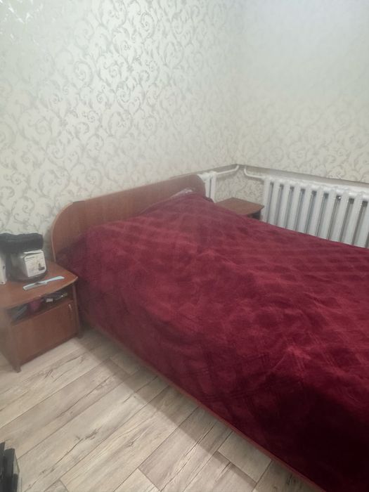 Продам кровать с тумбочками
