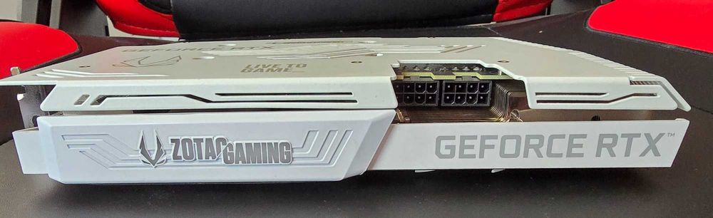 Placă Video ZOTAC Gaming RTX 3060 12GB GDDR6 – Ediție Albă (Impecabilă)