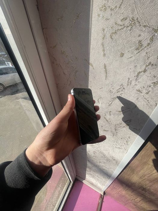 Iphone se 1        .