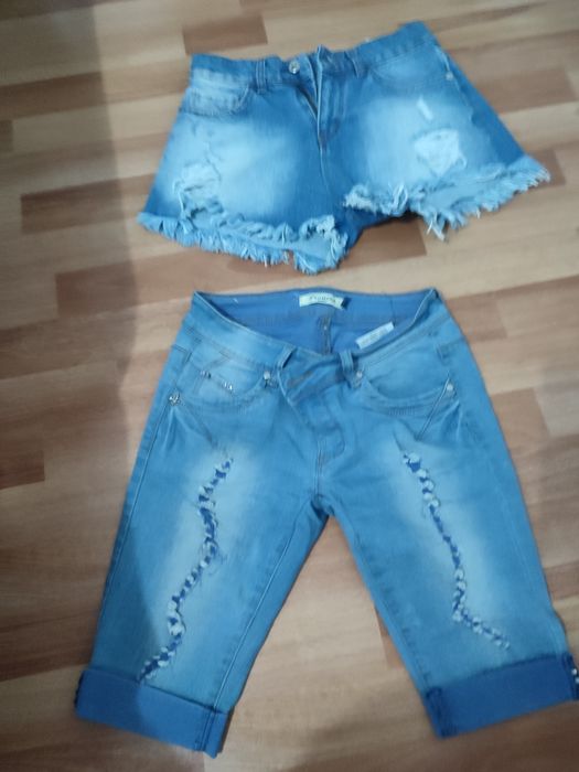 Vând 2 perechii pantalonii!