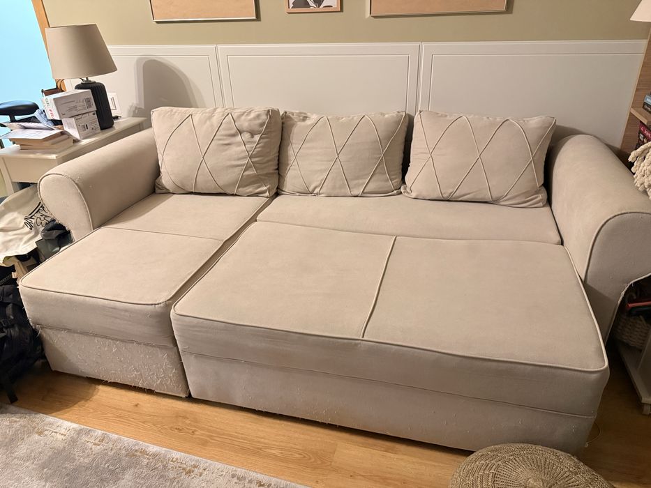 Canapea Mobexpert Extensibilă (150x270) BUCURESTI  folosita 1 an – Cu „design” felin inclus