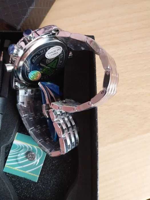 Ceas quartz cronograf extrem de precis