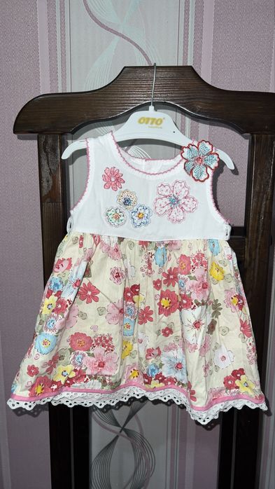 Продам платья для девочки в одни руки