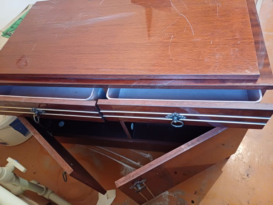 Тумба под телевизор или аквариум