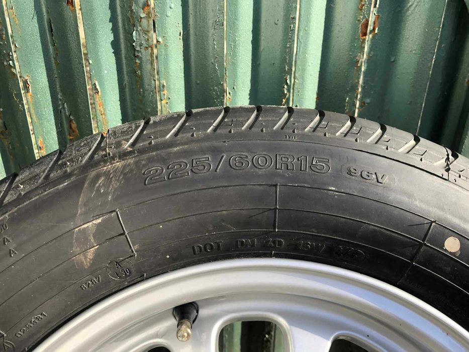 Roata noua cu cauciuc  BMW  pe 15  / roti  / 400 lei !