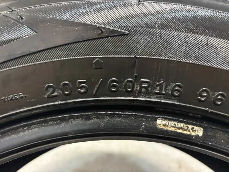 № 4798 Шины 205/60R16