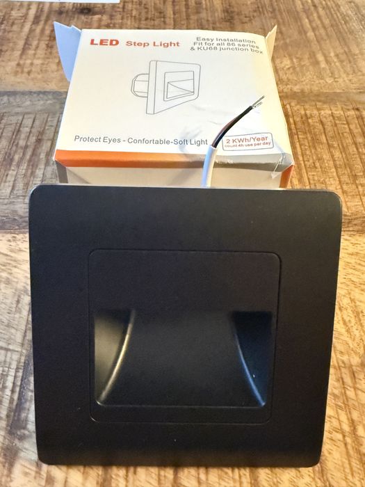 Corp de iluminat LED pentru scări STEP LIGHT LED/1,5W/230V negru