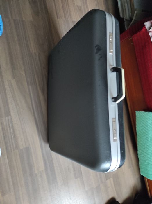 Geamantan voiaj din fibra carbon, modern, Lungime=68cm Inaltime=52cm