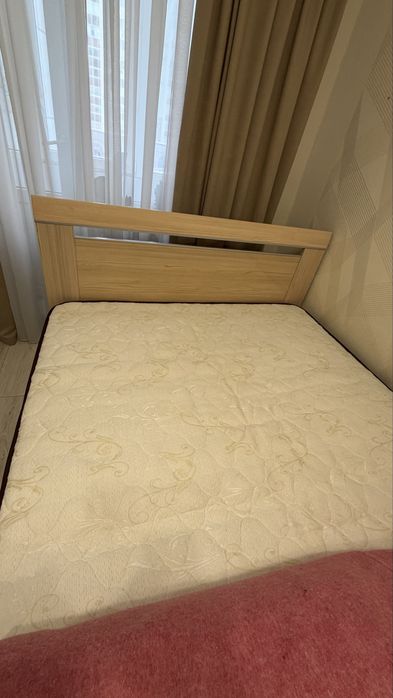 Продам спальный гарнитур