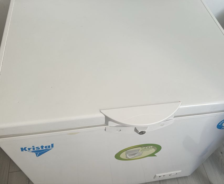 Продаю морозильник Kristal
