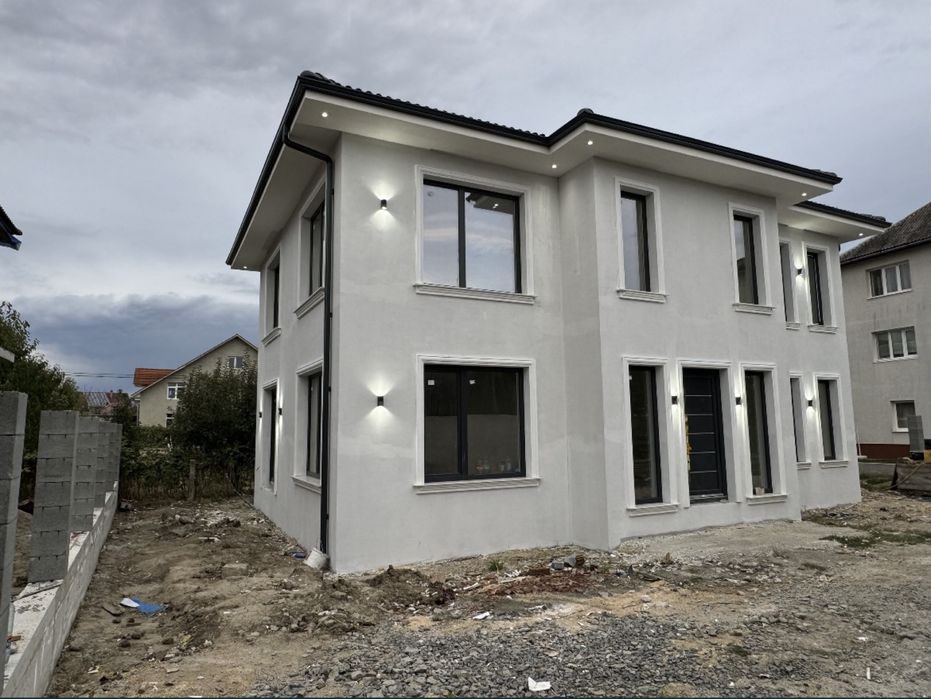 Firma de constructii executa case la rosu /case la cheie