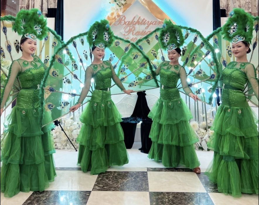 Костюмы продаются