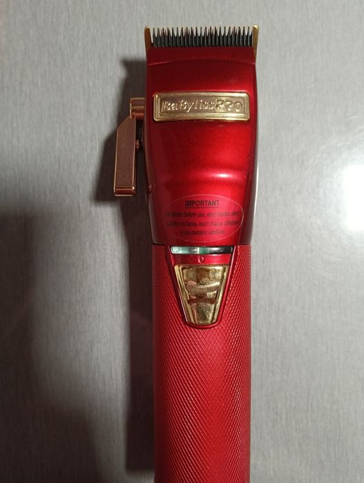 VAND ! Mașina de tuns Babyliss Pro Red.