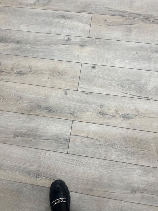 Ламинат (на 2 комнаты)