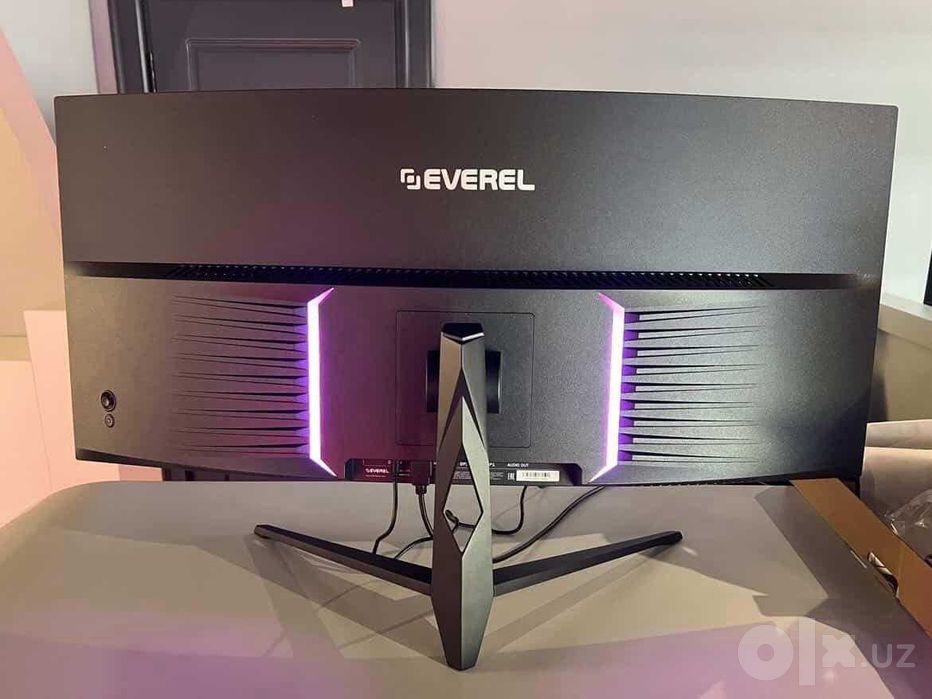 Everel 34" Curved