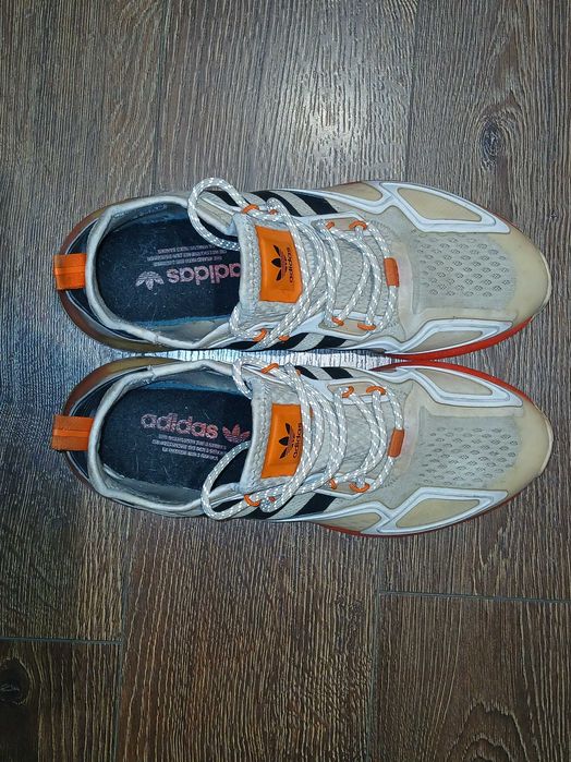 Продавам маратонки adidas . Използвани са, но в отлично състояние.