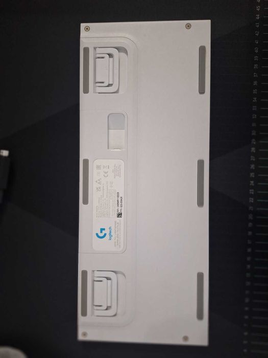 Logitech g915tkl white