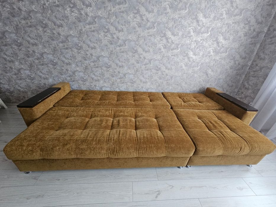 Продам диван в гостинную
