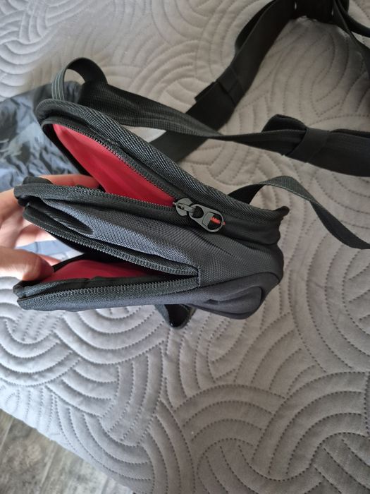 Черна чантичка за крак за мотор Furygan