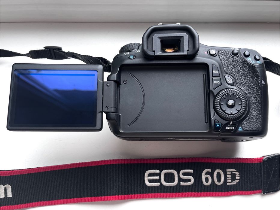 Canon 60D с объективом 18-135