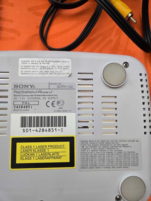 PS ONE Playstation 2ДЖ + CARD